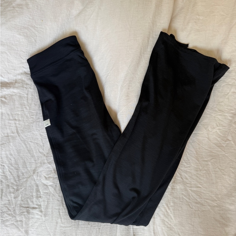 Vuori Black Split Flare Legging - image 7